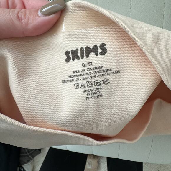 Skims Light Nude High Rise Brief Shapewear - Picture 4 of 5